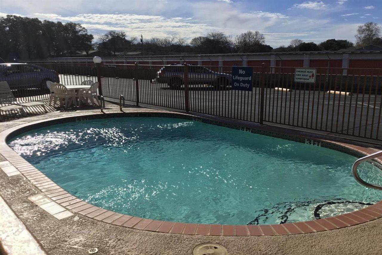 Days Inn By Wyndham Near Seaworld San Antonio Zewnętrze zdjęcie