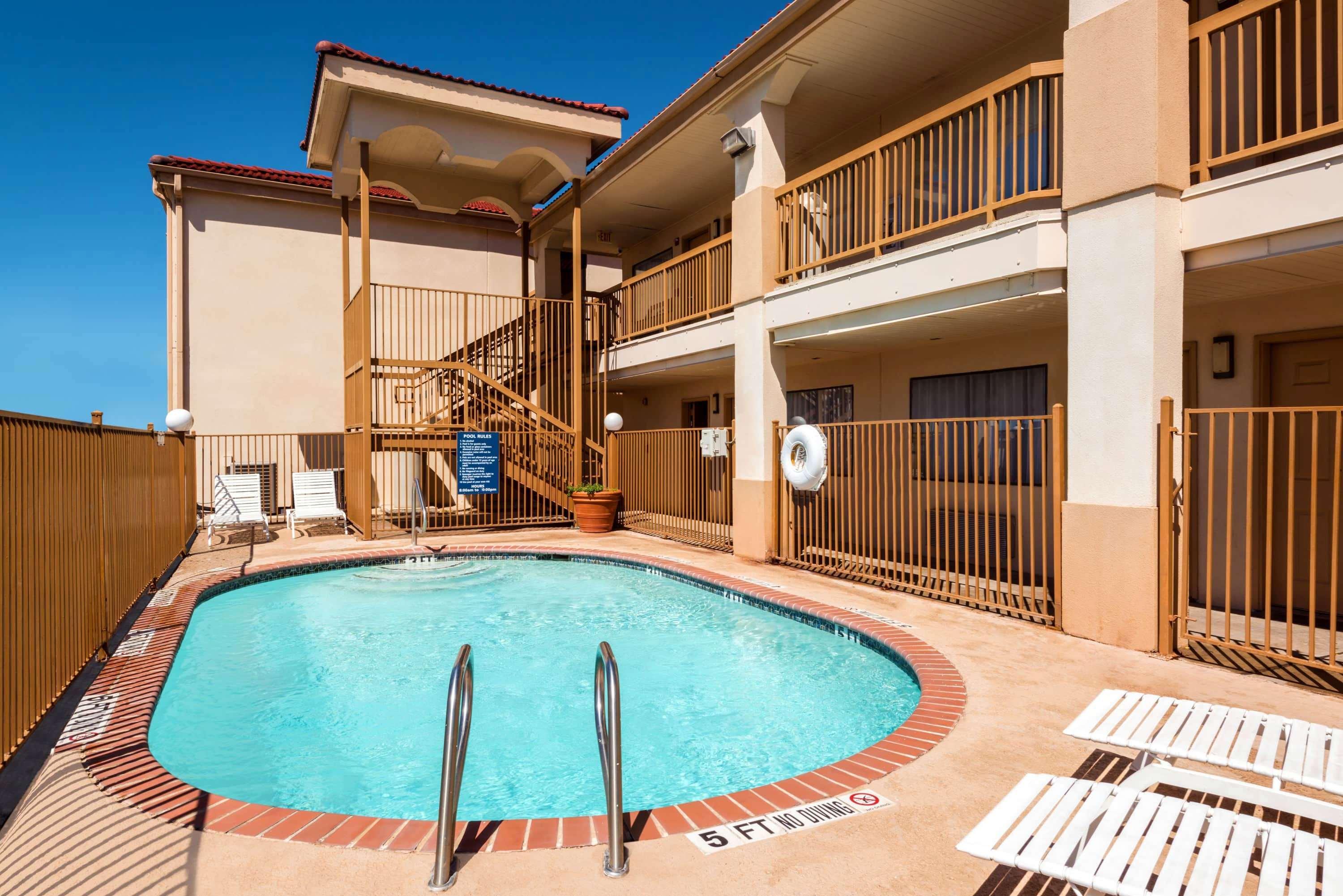 Days Inn By Wyndham Near Seaworld San Antonio Zewnętrze zdjęcie