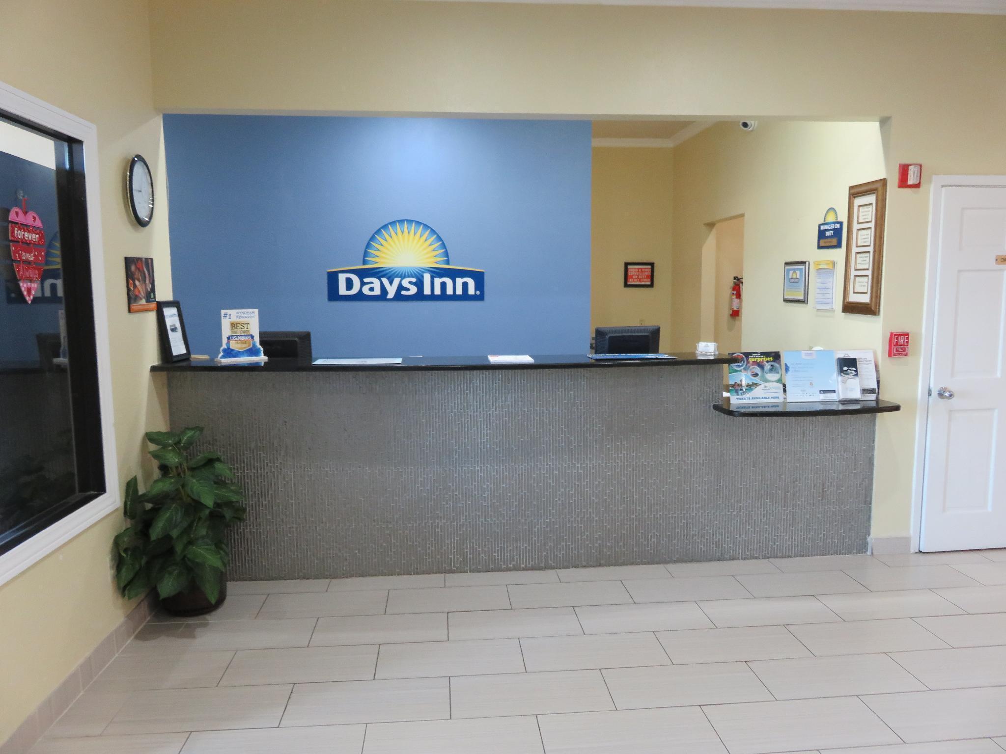 Days Inn By Wyndham Near Seaworld San Antonio Zewnętrze zdjęcie