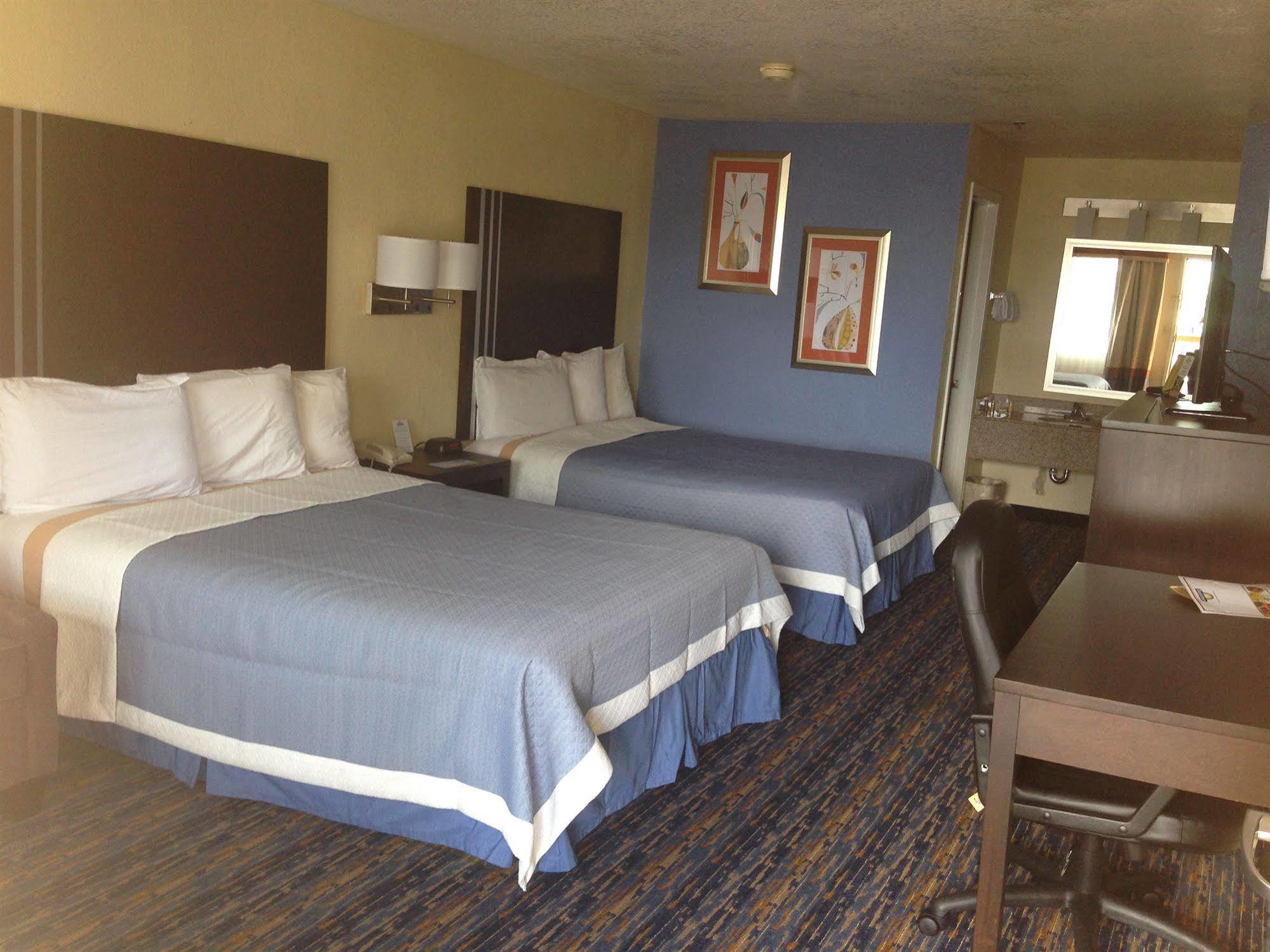 Days Inn By Wyndham Near Seaworld San Antonio Zewnętrze zdjęcie