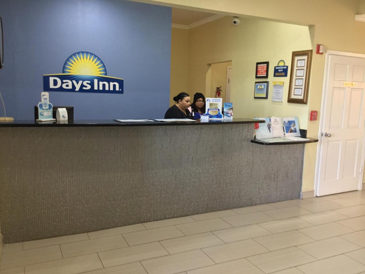 Days Inn By Wyndham Near Seaworld San Antonio Zewnętrze zdjęcie