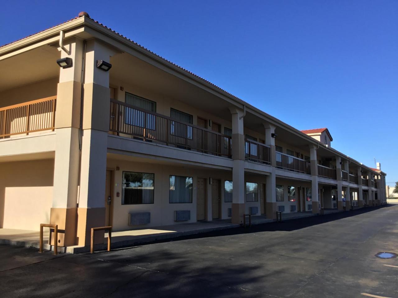 Days Inn By Wyndham Near Seaworld San Antonio Zewnętrze zdjęcie